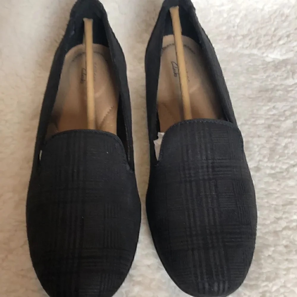CLARKS SARA POPPY WOMENS SLIP ON SMOKING LOAFERS BLACK PLAID SIZE 6.5